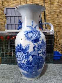 清代手绘青花瓷花瓶胆瓶