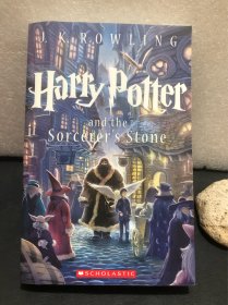 Harry Potter and the Sorcerer's Stone (Harry Potter Series, Book 1)