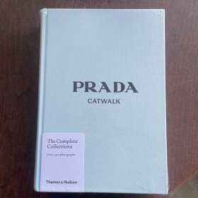 PRADA CATWALK The Complete Collections 普拉达t台的完整系列