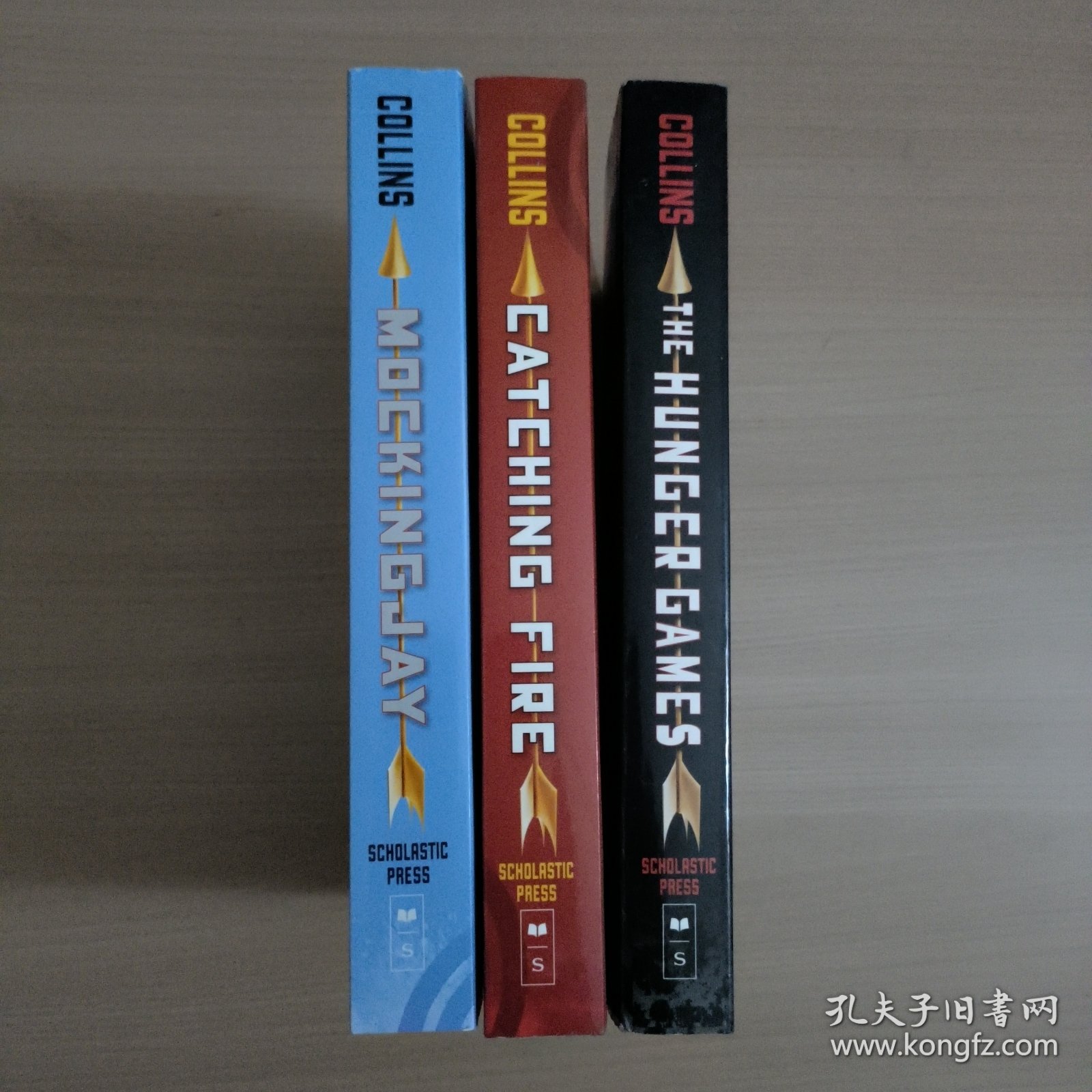 英文原版 Mockingjay (The Hunger Games) Paperback. Suzanne Collins（全三册）正版