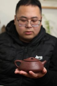 紫砂壶，“千年伊始，戴胜如意。” 钱老师全手工景舟石瓢，320cc，原矿底槽清