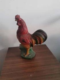 上个世纪50—60年代，无锡惠山泥人厂生产的石膏像大公鸡。高20公分，9品。