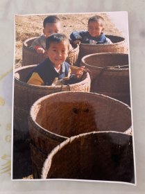 八十年代老照片 《村童》 陶剑秋 著名摄影家 （长17.4厘米Х12.3厘米）