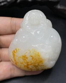 精品和田玉，莲藕童子，连生贵子，吉祥如意，多子多福。工艺精美，形状饱满，面相可亲，玉质油润尺寸59×48×29mm重130g