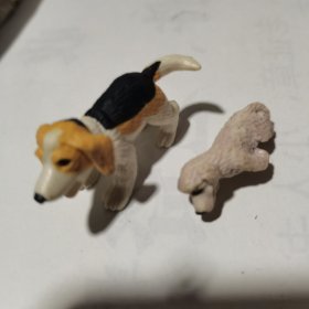微型塑胶小狗2个