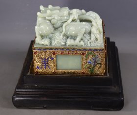 旧藏和田玉包金镶嵌龙印章