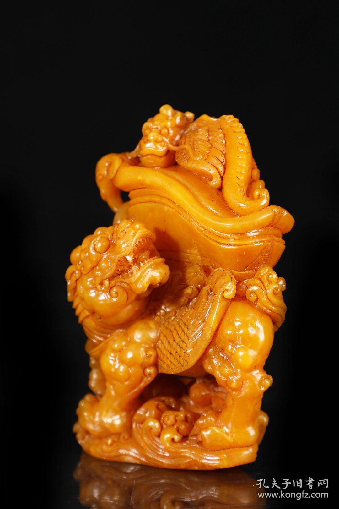 旧藏寿山石田黄石麒麟摆件重量672克