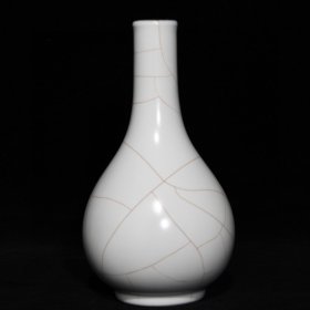 宋官窑胆瓶，高23.5cm直径14cm