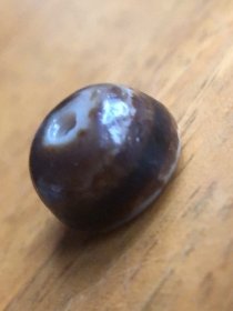 老玛瑙剁珠，径1.14、厚0.72厘米