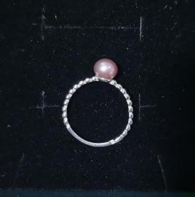 淡紫色纯银小珍珠戒指