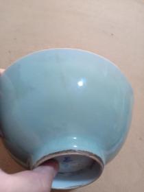 清代嘉道时期 松顺商号定制 豆青釉瓷碗，有裂纹，16.5*6.5cm