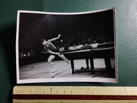 第34届世乒赛冠军黄亮照片（背后有签名）