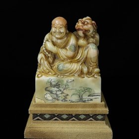 珍藏木盒寿山石雕刻彩绘罗汉印章， 品相佳 收藏佳品