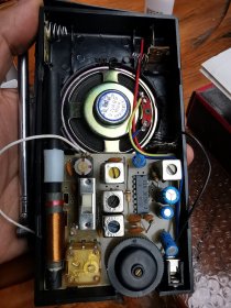 库存老货莺歌牌袖诊2210D收音机30台,使用三节5号电池,图自阅