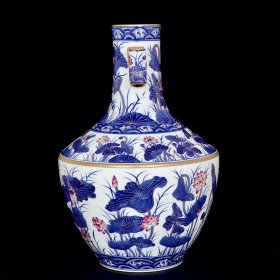 清乾隆珐琅彩青花描金荷花纹贯耳瓶38/26厘米