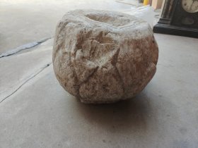 明代青石莲花底座一个，刻工精美，石质好，年份好，懂的来