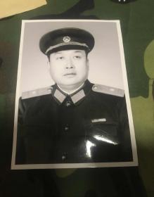 开国少将吴涛军装照