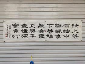 唐剑，中央电视台军事频道节目主持人，荣获第三届全国广播电视节目主持人“金话筒奖”银奖，被授予“全国百优电视节目主持人”，这在军内目前仍是唯一的。