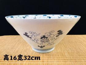 旧藏：大明万历年制青花云龙纹斗笠碗，造型端庄古朴，手工胎，手工绘画，绘画形象细腻逼真，色彩搭配合理，保存完好，成色一流，值得收藏！！！