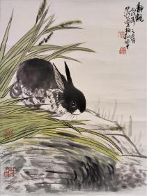 宋柏松小兔小品1张，46X34纸心真迹。
宋柏松，1953年出生于杭州。现任江南书画院院长，国家一级美术师，中国美协会员 ，中国文化部华夏文化国画院副院长，浙江省文史馆馆员，浙江省政协书画画友社理事，中国美术学院客座教授，绍兴市美术馆馆长。