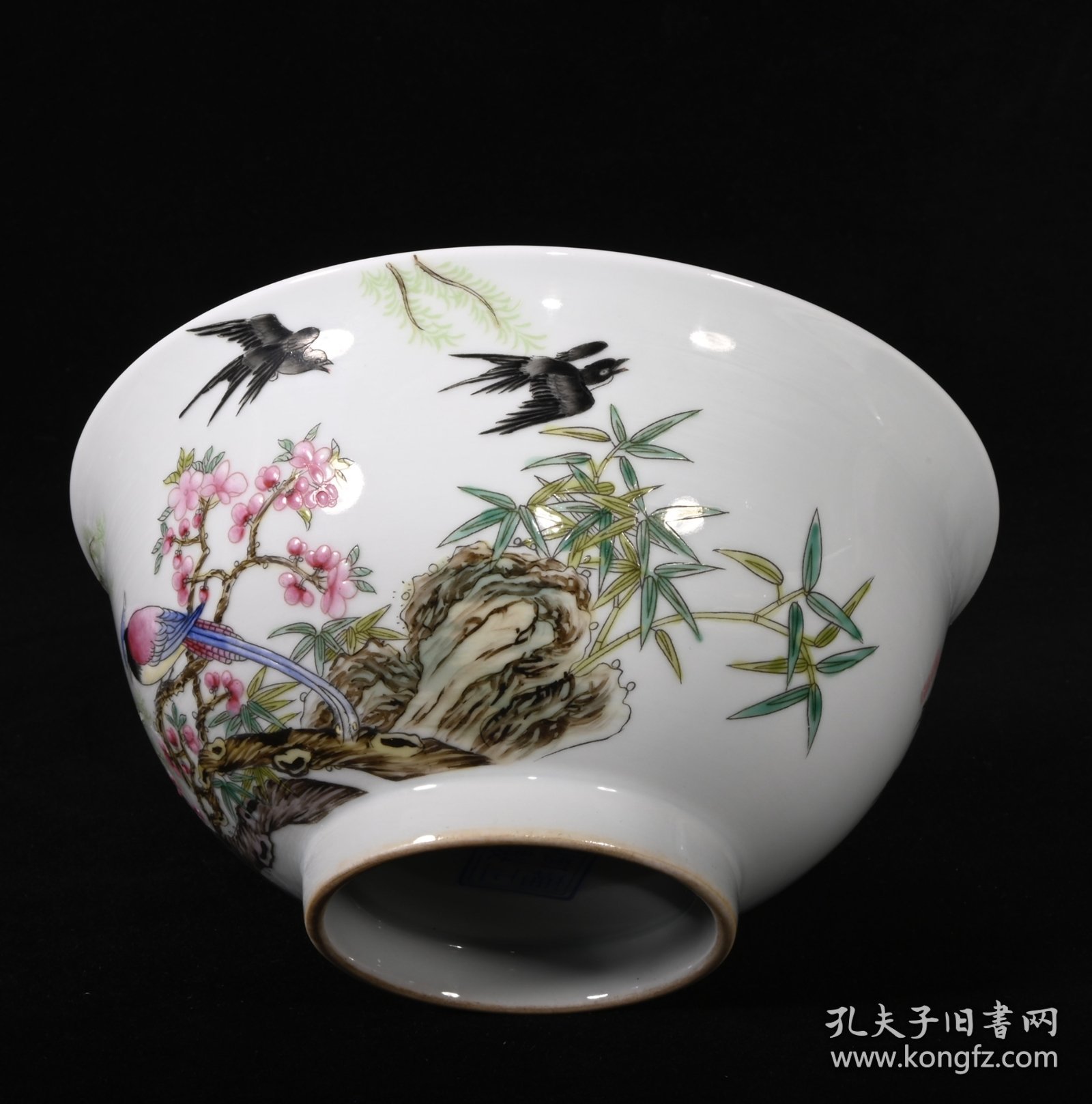 旧藏 清雍正珐琅彩柳树春燕纹碗一对 高7.3×15.5厘米