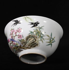 旧藏 清雍正珐琅彩柳树春燕纹碗一对 高7.3×15.5厘米