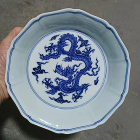 明青花龙纹葵口十棱洗