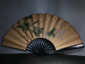 檀木手绘折扇 扇面展开宽61厘米 长30厘米。