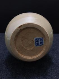 青花双耳花口瓶，花开富贵