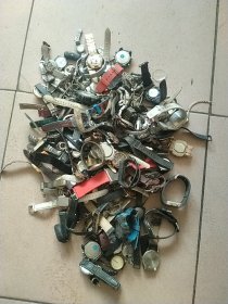 一百多块电子石英表合拍。不挑不捡通走