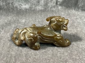 高古玉灰皮和田青玉兽