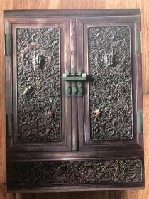 A Treasury of Ming & Qing Dynasty Palace Furniture
故宫博物院藏明清宫廷家具