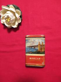 南京长江大桥茶叶罐 老物件 年代物品