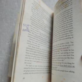 Love in a Fallen City：And Other Stories by Elieen Chang,English,2007倾城之恋英文版【 正版品好 部分有笔迹标注 】