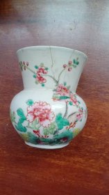 民国洪宪粉彩渣斗标本，品相尺寸如图自定吧。