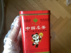 第十一届 亚运会标志产品中国名茶老茶叶盒，熊猫图，漂亮完整，上写上海市茶叶进出口公司第三茶厂经营部 ，上海东体育会路等介绍。具有纪念价值。PS：老物件品自鉴，要求完美者慎拍，不是新产品