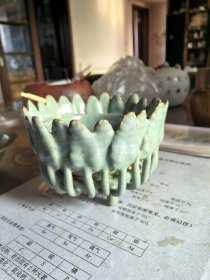 支钉青瓷，可能是香炉