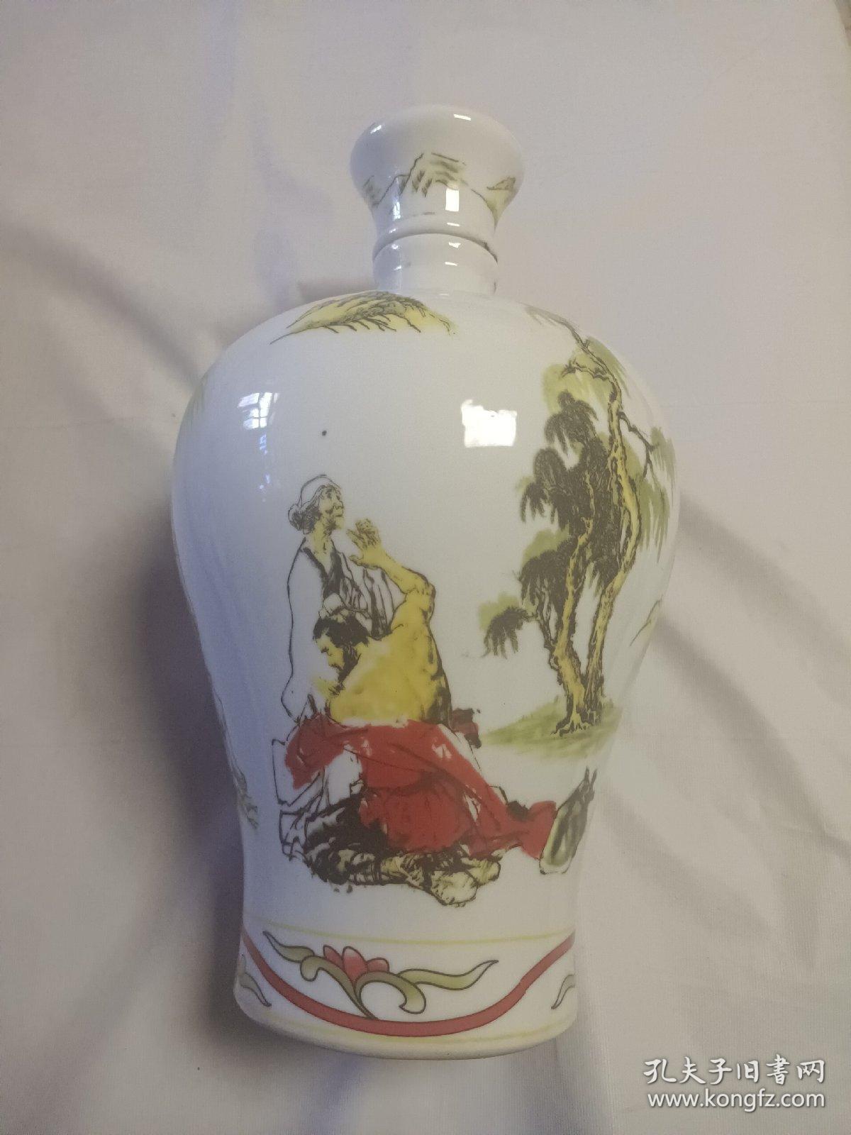 “水泊梁山”白酒酒瓶：水浒人物——武松、李逵、鲁智深（景德镇款）喜欢水浒题材不要错过.高31厘米