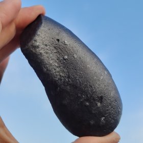 新疆戈壁滩精美球粒石陨石手把件 规格9.6*6*5cm 重367克