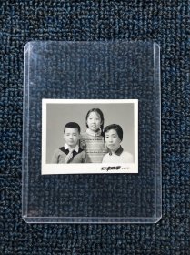 老照片：母亲与儿女