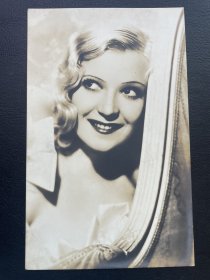 民国欧美影星Germaine Aussey银盐照片。长13.5厘米，宽8.5厘米。
