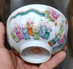 清粉彩闹元宵图碗