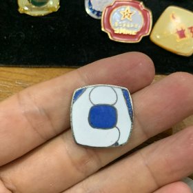 早期上海交大铜珐琅彩毕业纪念章