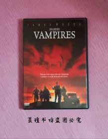 VAMPIRES    V字特工队    (DVD-10，美国原版D10，原盒原盘，双面双层，两面都能播放，不过内容是一样的，带原版拉开式插页，詹姆斯·伍兹、丹尼尔·鲍德温领衔主演，片长108分钟，英语、拉丁语对白，没有中字，光碟经过测试，画质清晰，播放流畅，因光碟具有可复制性，所以看好了拍，售后不退。）