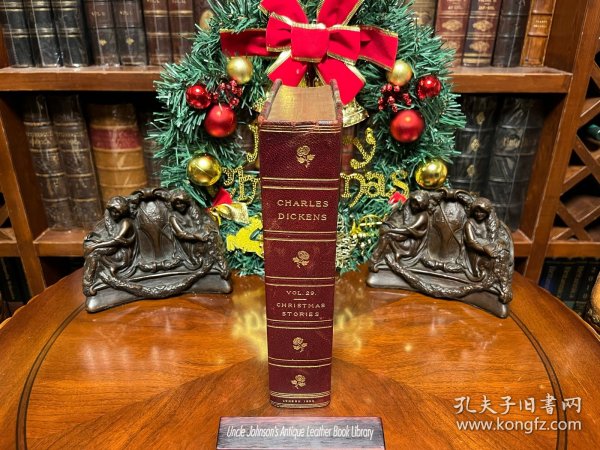 圣诞故事 Christmas Stories 狄更斯Dickens，一系列以圣诞节为背景的小说和故事，作品以其独特的叙事风格和对人性的深刻洞察而著称，这些故事不仅让人们在圣诞节期间感受到了温馨和快乐，还传递了许多关于生活、爱情和人际关系的宝贵真理。