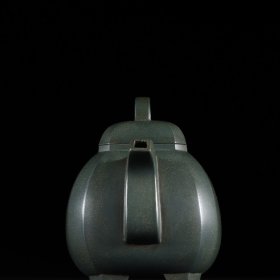 四方平角紫砂壶款识:李昌鸿 当代名家高 12×14.8cm