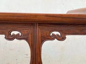 民国苏作大户人家用的.做工非常精美漂亮的(黄花梨)明式剑腿双面工下披灰条案一个.做工精湛.包浆自然温润.用料上乘.整体美观高雅.榫卯结构入手即用 运费自理