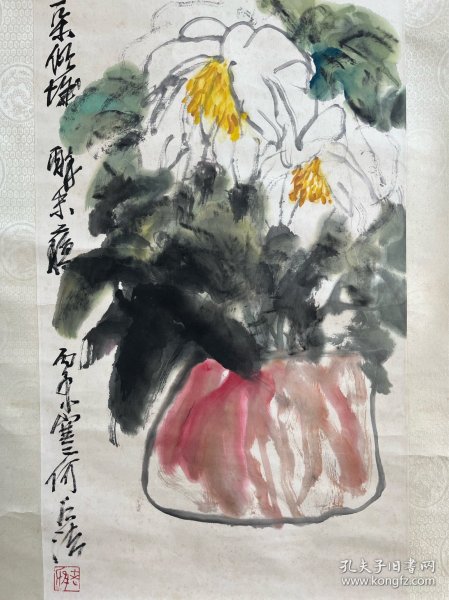 何水法，1946年8月生于杭州，他先后在日本、马来西亚等国家和北京、上海、山东等地举办大型个人画展。出版有《何水法花鸟画集》68+41……53