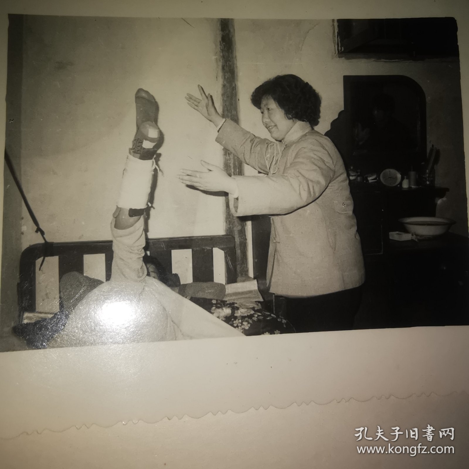点击查看原图 老照片!----大师治骨折。