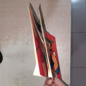 金刚葫芦娃大战变形金刚 巧救汽车人+制服霸天虎 2本合售，有一本书脊有点烂，见图